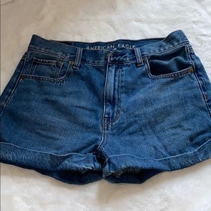 AMERICAN EAGLE DENIM MOM SHORTS